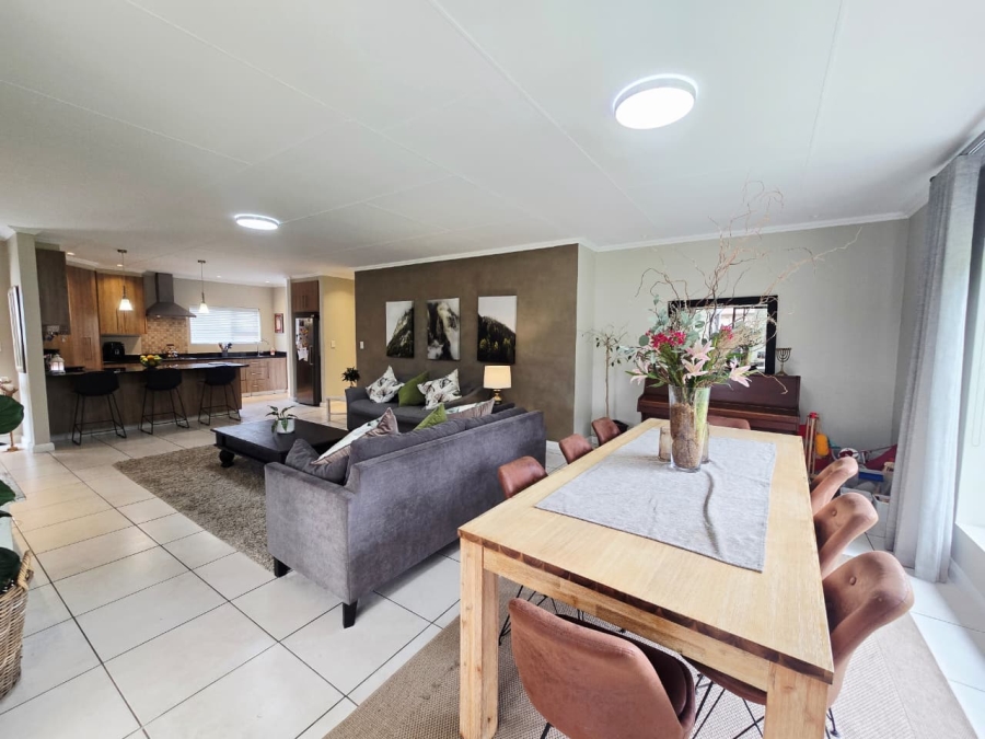 3 Bedroom Property for Sale in Earls Court Lifestyle Estate Western Cape